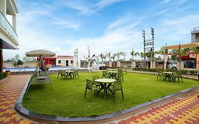 Azad Hind Beach Resort !! Beach Distance 100 Meter !!